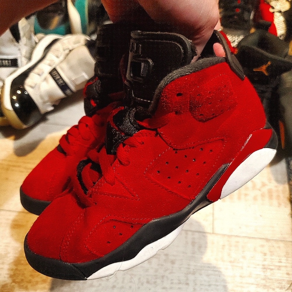 Air jordan 6 retro high og Toro Bravo red size 11.5c
